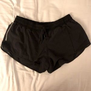 Lululemon Hotty Hot Short, size 12